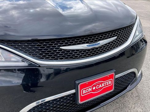 Used 2018 Chrysler Pacifica Touring-L Plus image 34