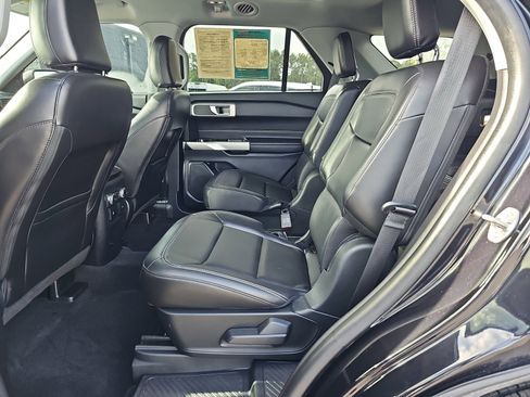 Used 2021 Ford Explorer XLT w/ Equipment Group 202A image 16