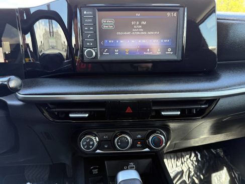Used 2025 Nissan Kicks S AWD/4WD image 36