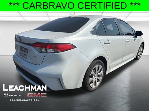 Used 2022 Toyota Corolla LE FWD image 3
