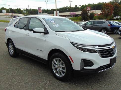Used 2024 Chevrolet Equinox LT AWD/4WD image 3