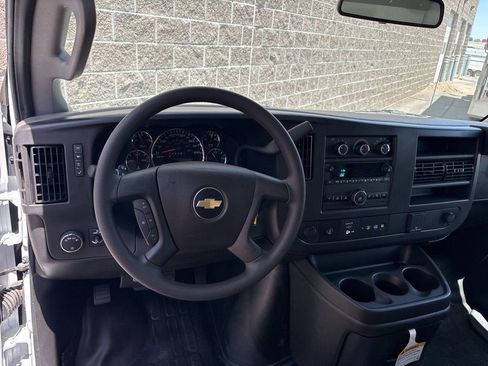 New 2025 Chevrolet Express 3500 w/ Power Convenience Package image 32