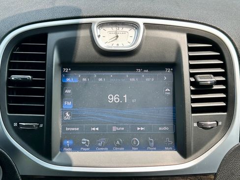 Used 2014 Chrysler 300 C w/ Light Group image 22