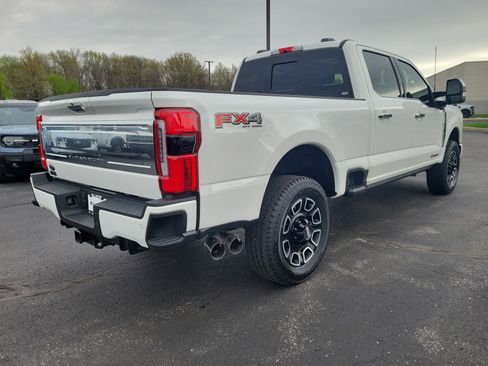 Used 2024 Ford F250 Platinum image 4