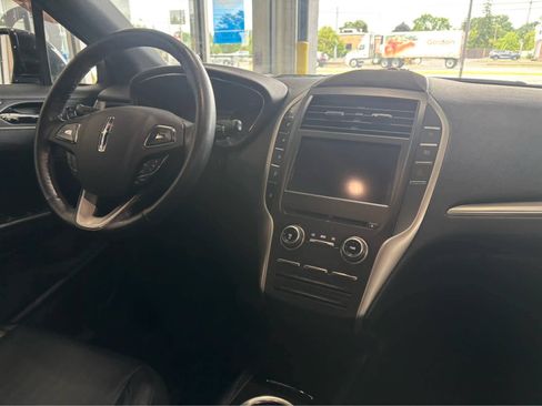 Used 2017 Lincoln MKC Premiere FWD image 13