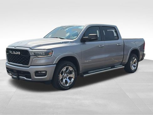 Used 2025 RAM 1500 Big Horn AWD/4WD image 2