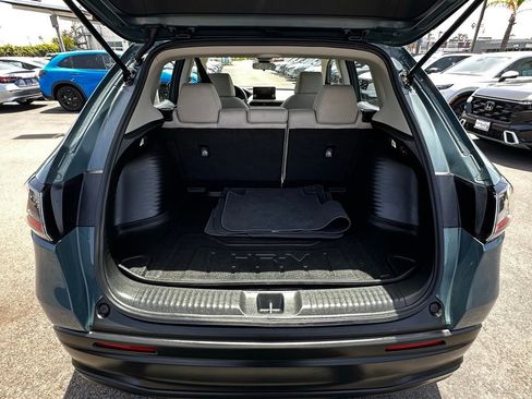 Used 2024 Honda HR-V LX image 9