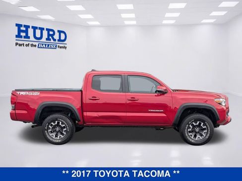Used 2017 Toyota Tacoma TRD Off-Road AWD/4WD image 2