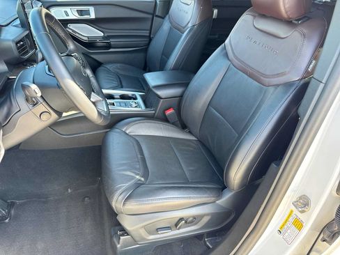 Used 2023 Ford Explorer Platinum w/ Technology Package AWD/4WD image 15