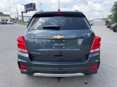Used 2022 Chevrolet Trax LT w/ LT Convenience Package AWD/4WD image 4
