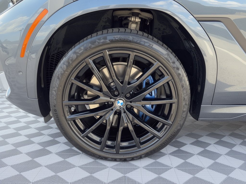 Used 2022 BMW X6 M50i w/ Executive Package AWD/4WD image 13