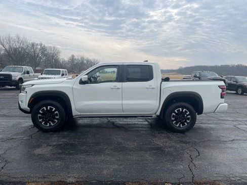 Used 2022 Nissan Frontier PRO-4X image 11