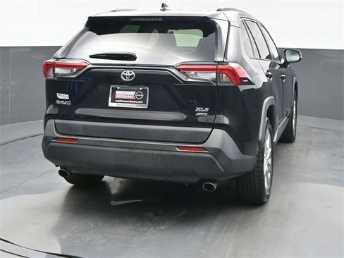 Used 2019 Toyota RAV4 XLE Premium w/ Cold Weather Package image 5