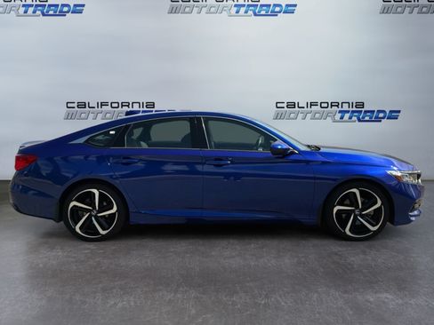 Used 2018 Honda Accord Sport image 4