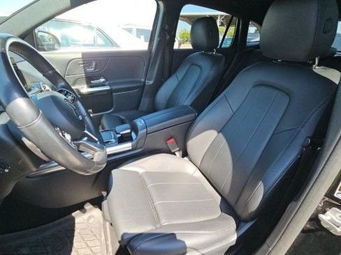 Used 2023 Mercedes-Benz GLA 250 4MATIC w/ Premium Package image 7