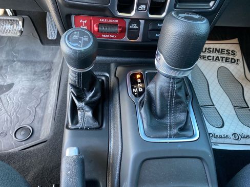 Used 2025 Jeep Wrangler Unlimited Sport S 4xe AWD/4WD image 43