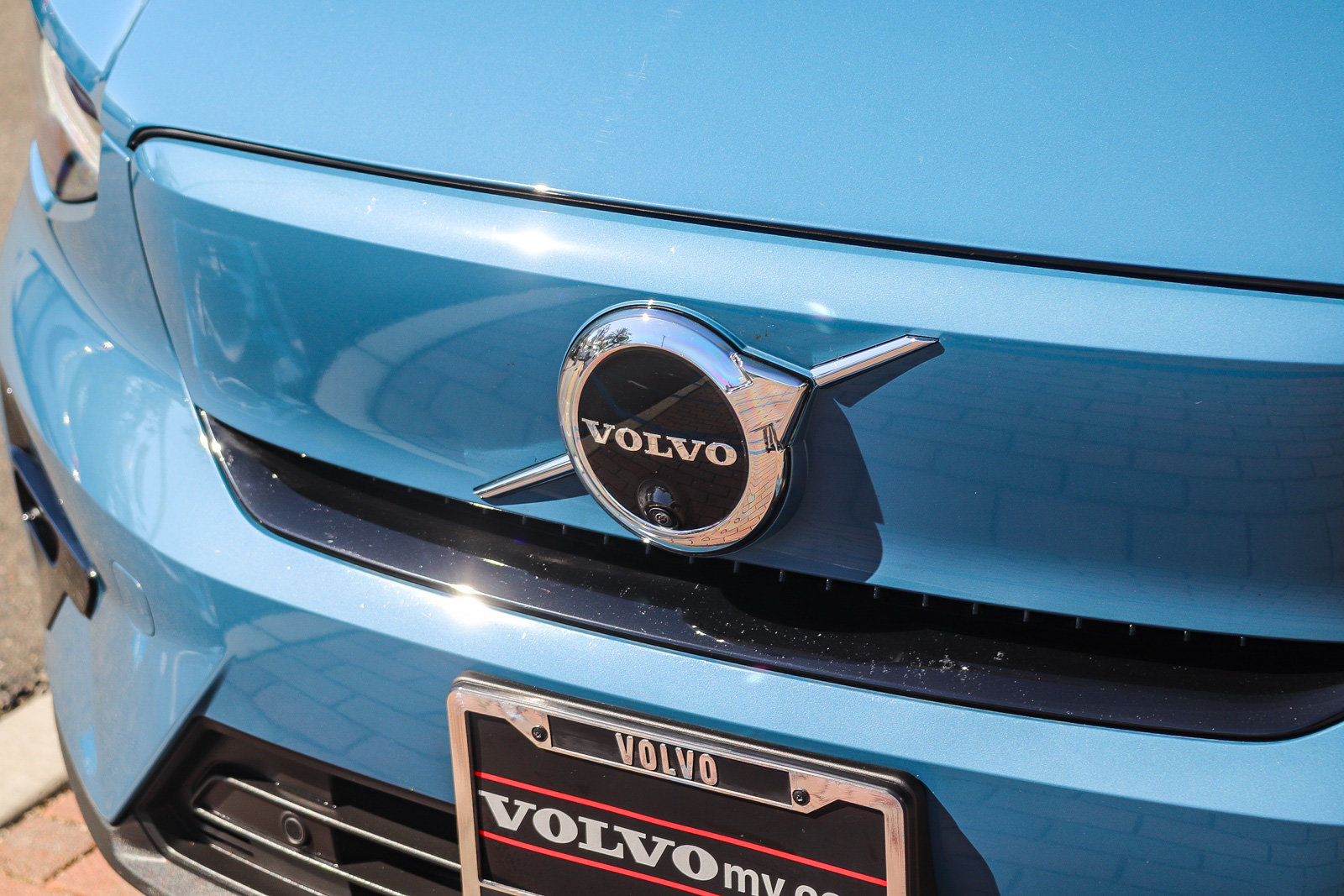 Used 2023 Volvo XC40 Recharge Plus w/ Protection Package Premier AWD/4WD image 13