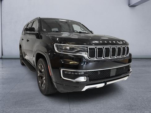 Used 2023 Jeep Wagoneer Series III w/ Preferred Equipment Group AWD/4WD image 7