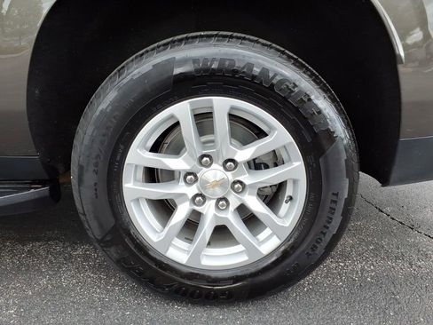 Used 2021 Chevrolet Suburban LS AWD/4WD image 28