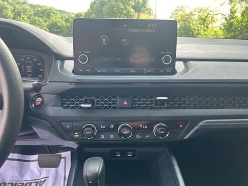 Used 2025 Honda Accord SE image 17