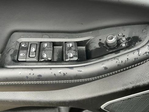 Used 2022 Jeep Grand Cherokee L Laredo image 21