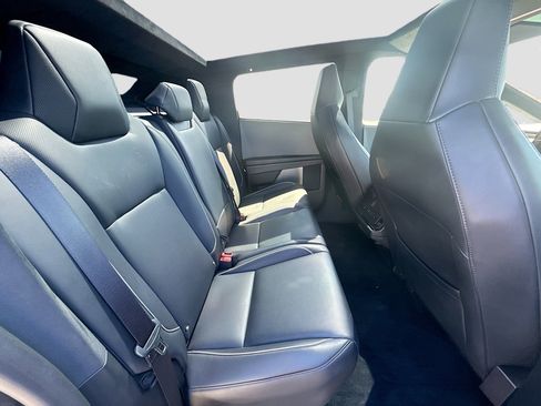 Used 2024 Tesla Cybertruck AWD Crew Cab image 27