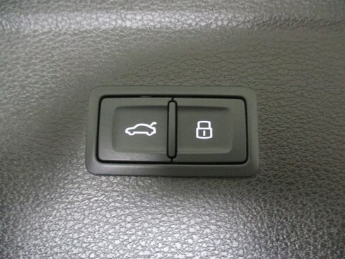 Used 2022 Audi Q5 2.0T Premium Plus image 16