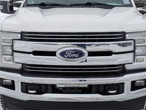 Certified 2018 Ford F250 Lariat w/ Chrome Package image 9