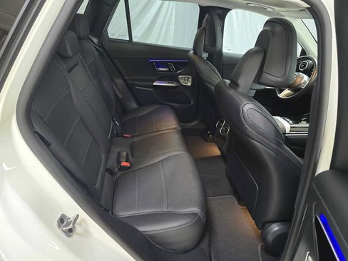 Used 2024 Mercedes-Benz GLC 300 4MATIC image 12