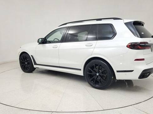 Used 2023 BMW X7 M60i AWD/4WD image 7
