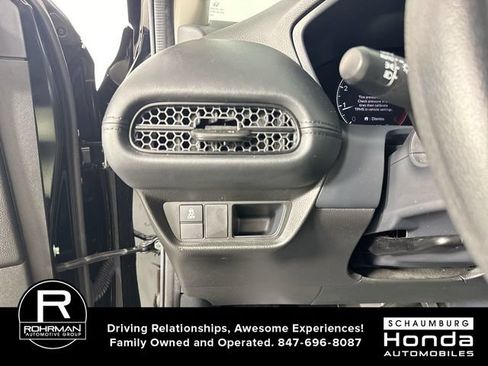 Used 2025 Honda HR-V LX image 15
