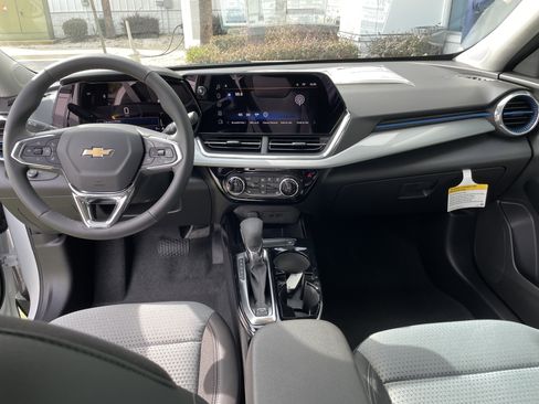 New 2025 Chevrolet Trax LT w/ Driver Confidence Package image 53