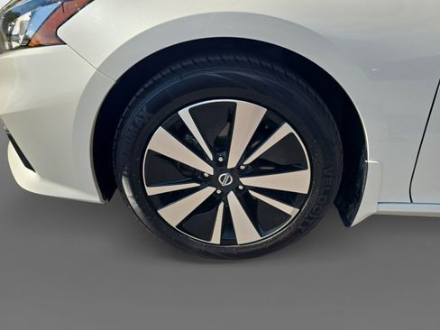 Used 2022 Nissan Altima 2.5 SV FWD image 10