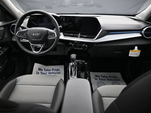 New 2026 Chevrolet Trax LT w/ Midnight Edition FWD image 21