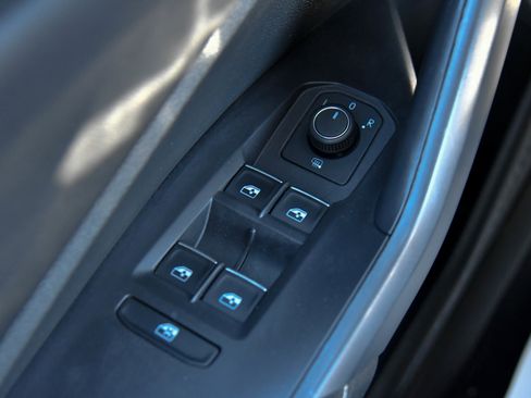 Used 2024 Volkswagen Jetta SE image 30