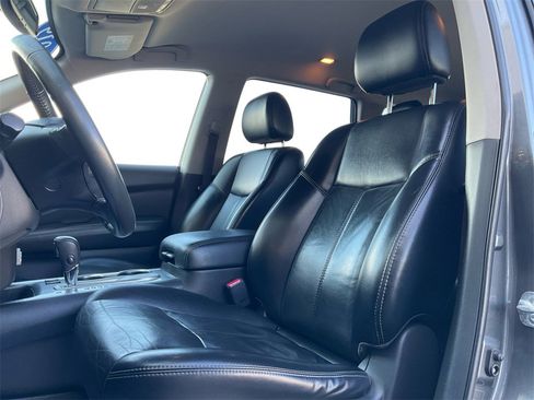 Used 2018 Nissan Pathfinder SL image 28