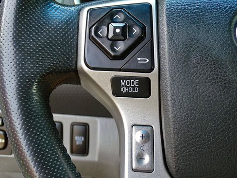 Used 2015 Toyota Tacoma 4x4 Double Cab w/ TRD Off-Road Package image 26
