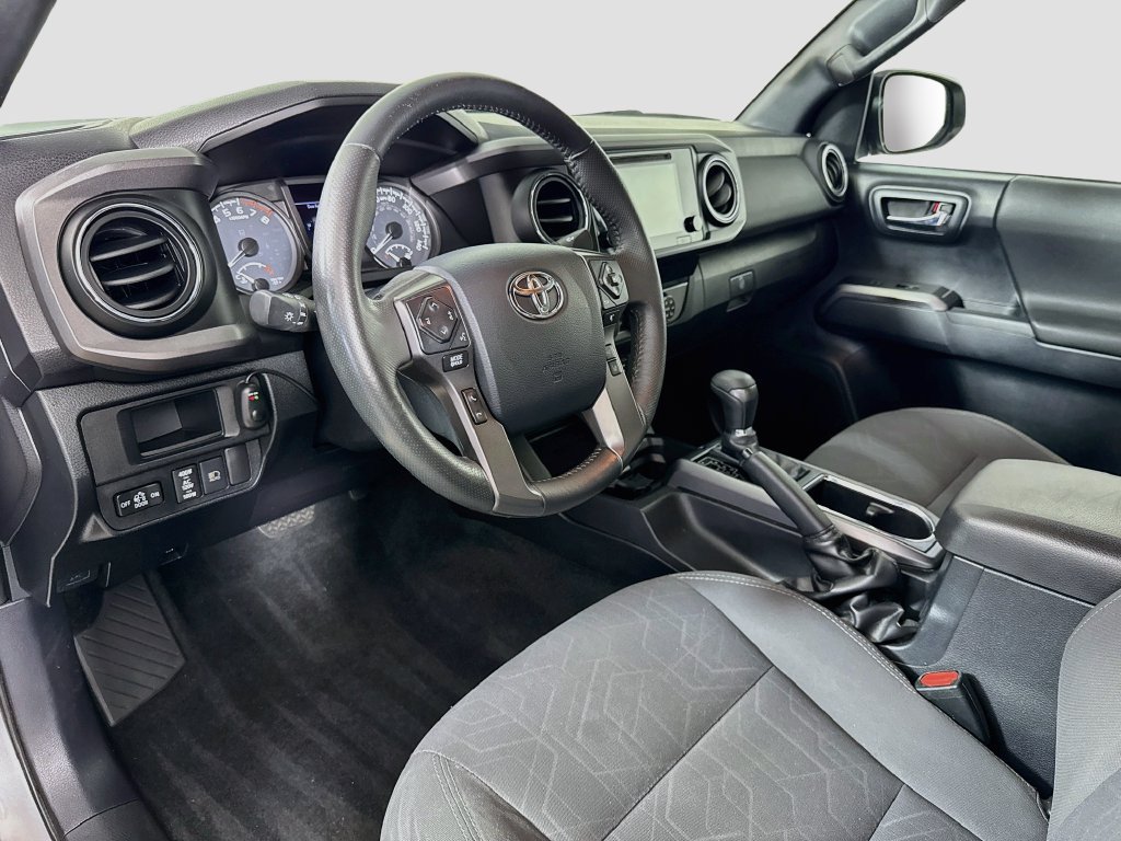 Used 2019 Toyota Tacoma TRD Sport w/ Technology Package AWD/4WD image 18