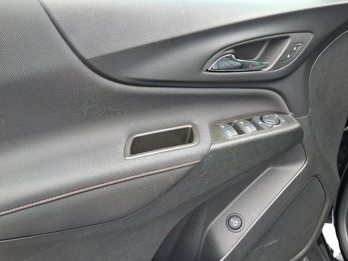 Used 2023 Chevrolet Equinox RS w/ RS Leather Package image 12