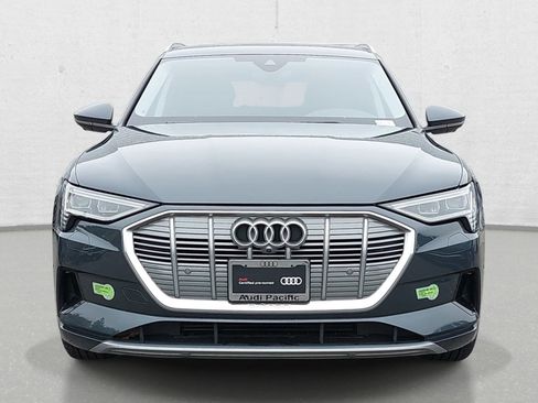 Certified 2023 Audi e-tron Premium Plus w/ Premium Plus Package AWD/4WD image 2