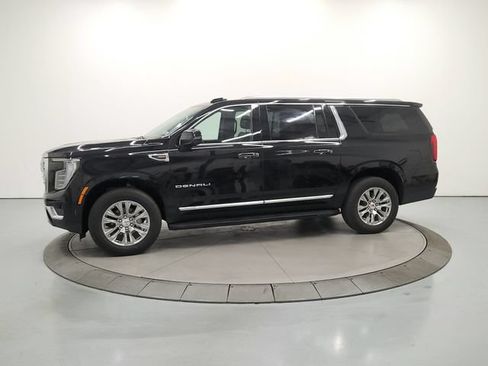 Used 2025 GMC Yukon XL Denali AWD/4WD image 5