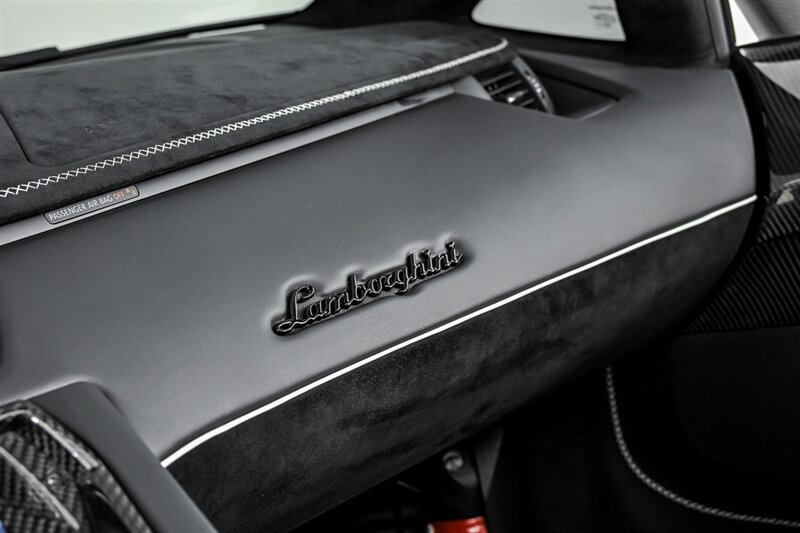 Used 2020 Lamborghini Aventador SVJ AWD/4WD image 52