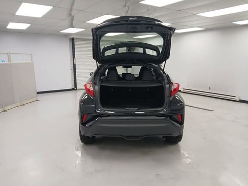 Used 2019 Toyota C-HR LE image 7