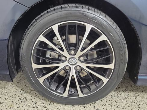 Used 2020 Toyota Camry SE w/ Convenience Package FWD image 8