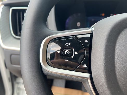 Certified 2025 Volvo XC60 T8 Plus w/ Protection Package Premier image 17