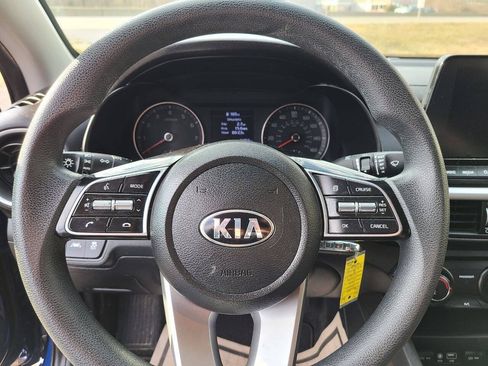 Used 2020 Kia Forte LXS FWD image 8