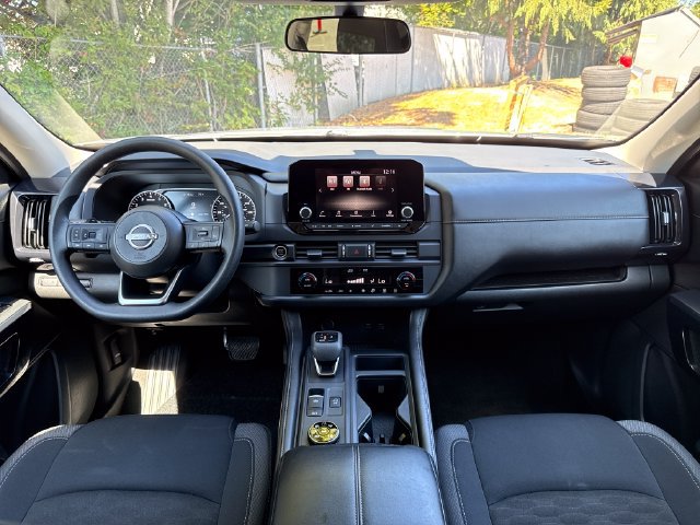 Used 2024 Nissan Pathfinder S AWD/4WD image 11