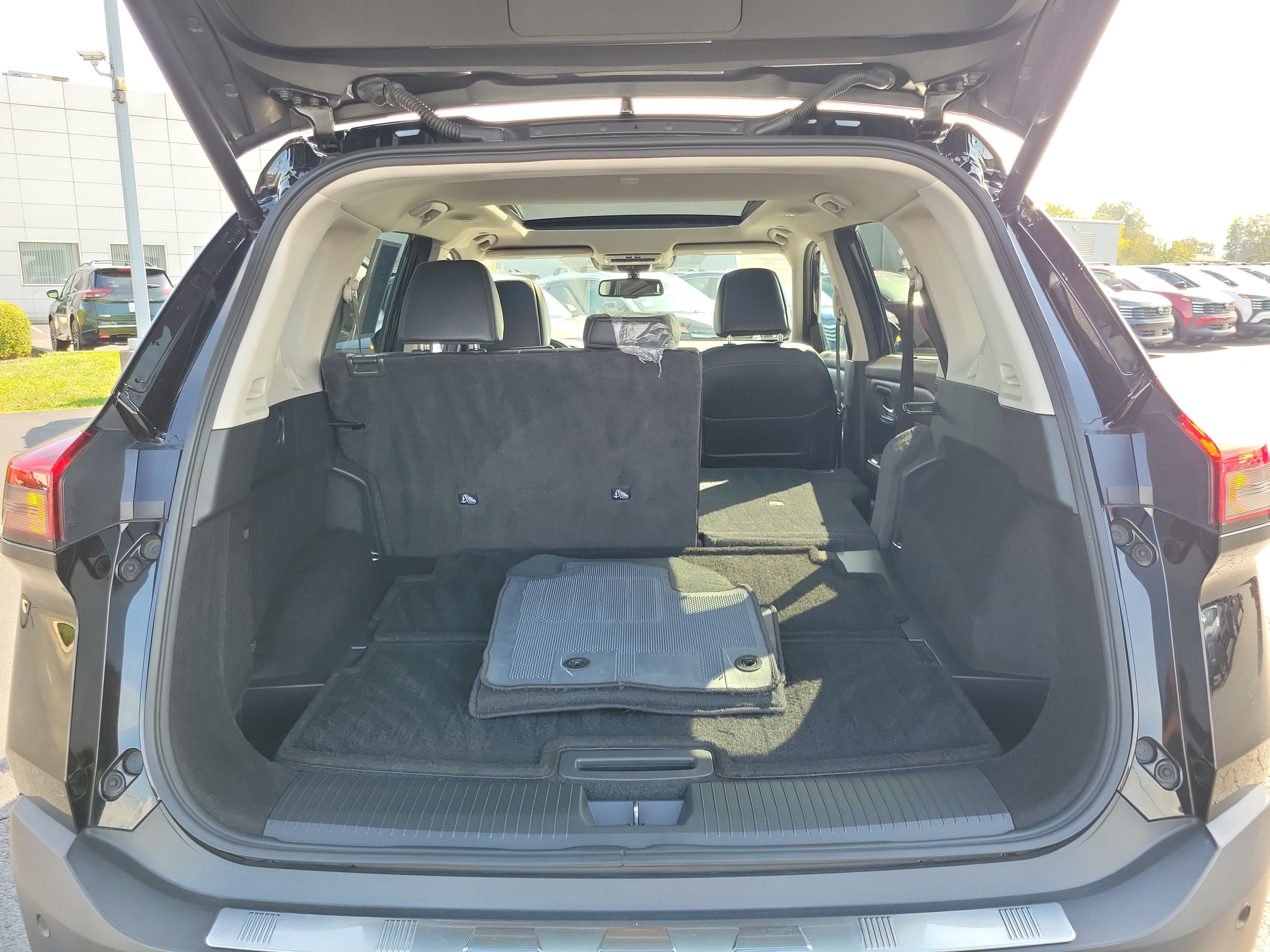 Certified 2023 Nissan Rogue SL w/ SL Premium Package AWD/4WD image 8