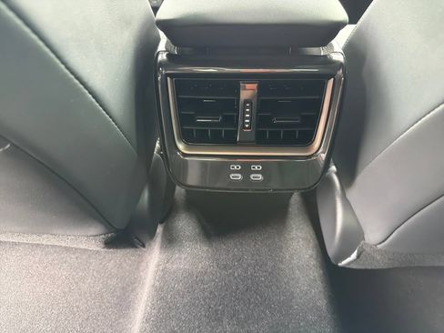 Used 2025 Toyota Crown AWD/4WD image 35