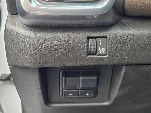 Used 2024 GMC Canyon Denali AWD/4WD image 25